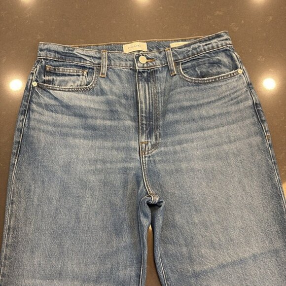 FRAME Le Jane Crop Jean in color Mariner Clean - Picture 4 of 9